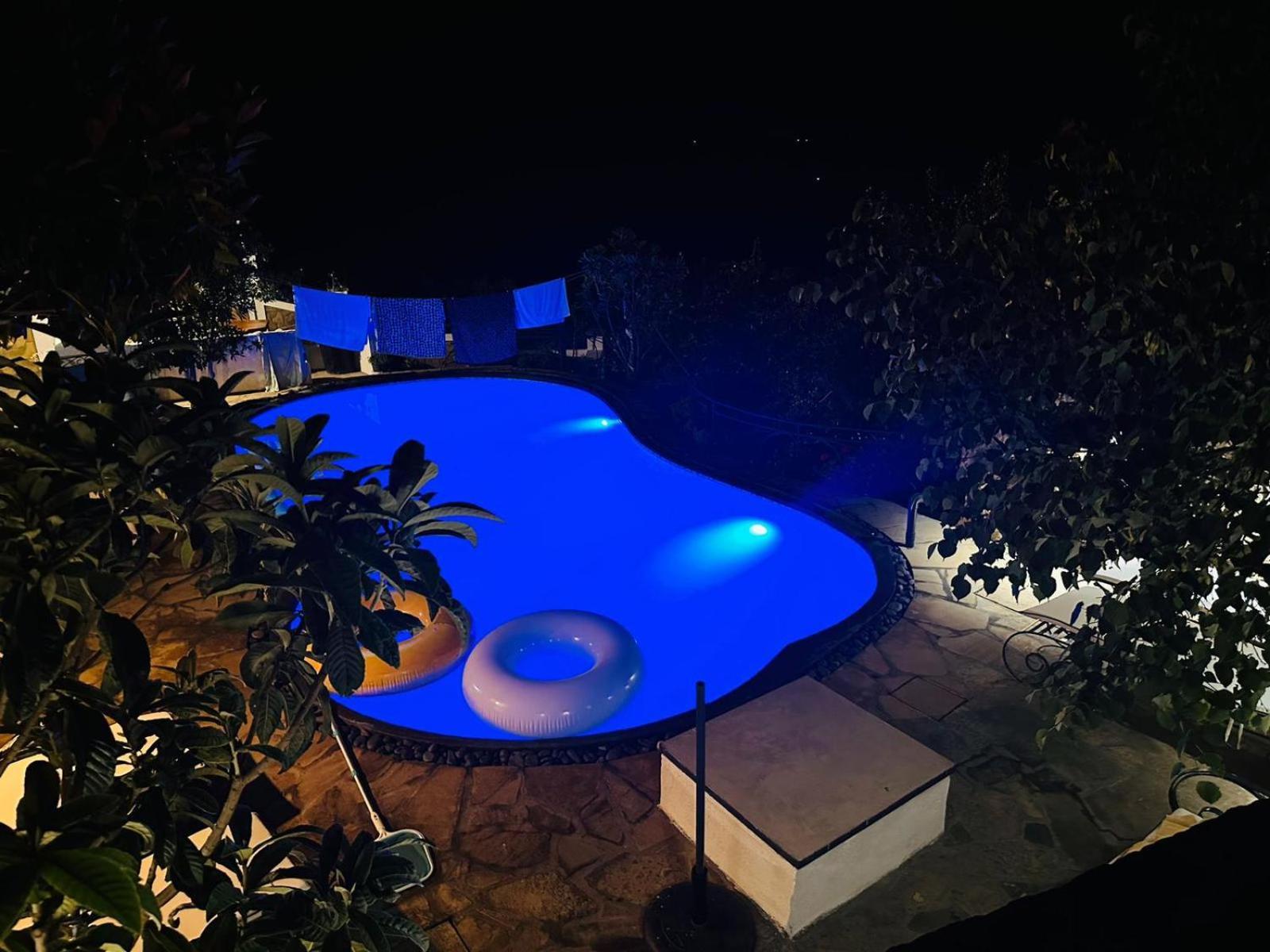 Turisalba Hotel Ishem Exterior foto